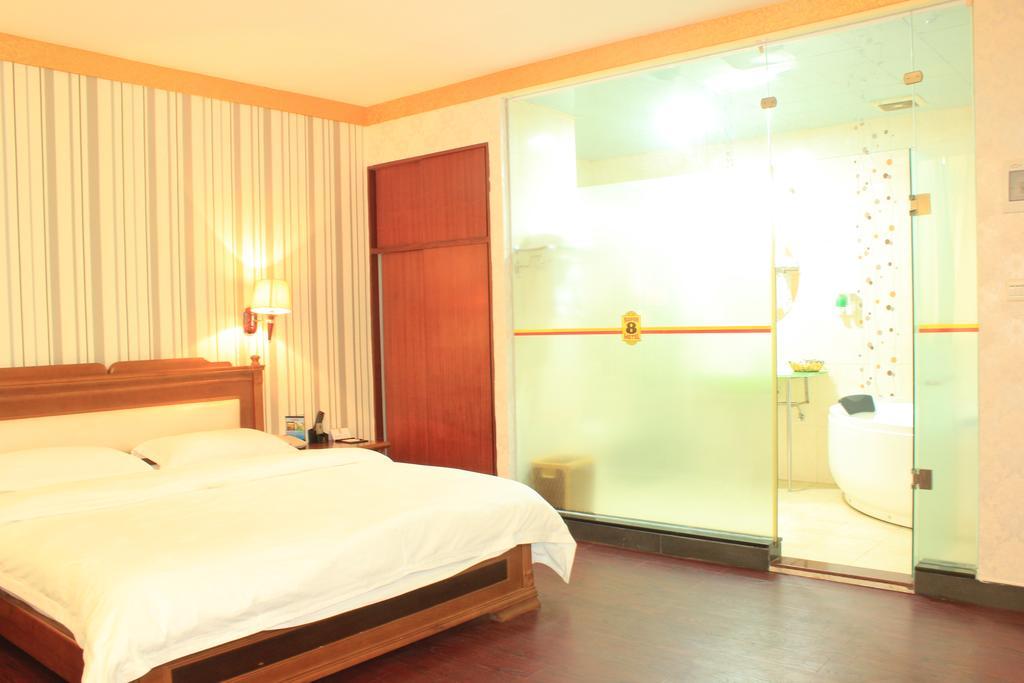 Super 8 Hotel Guangzhou Baiyun Airport Subway Station Inn Гуанчжоу Экстерьер фото
